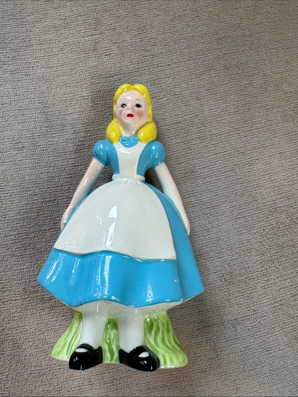 Vintage, Collectable Alice in Wonderland Figurine - Picture 2 of 7